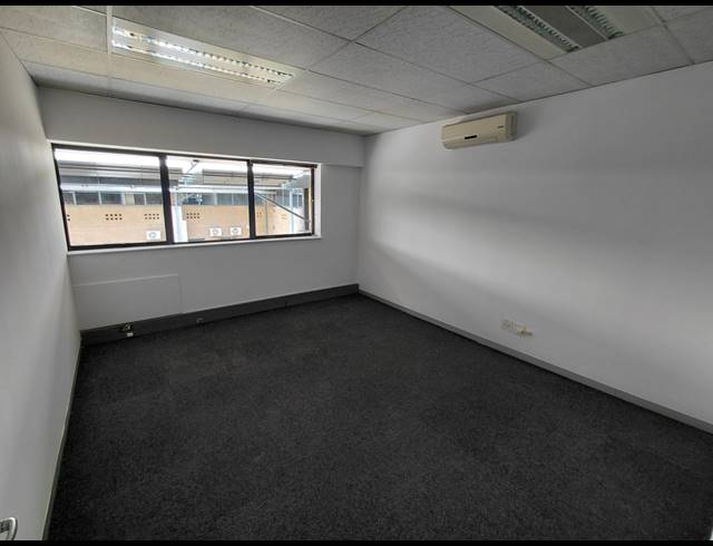 320M² OFFICE TO LET IN RANDJESPARK